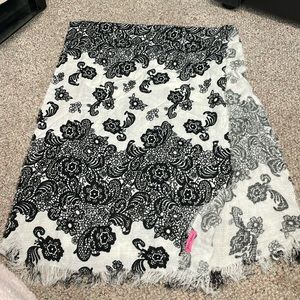 New Betsy Johnson scarf